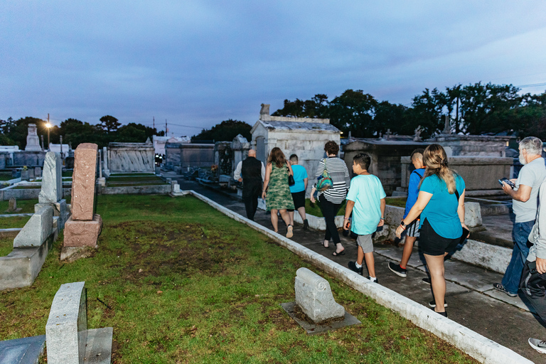 New Orleans: Dead of Night Ghosts and Haunts Bus Tour