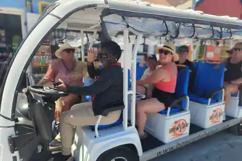 Nassau : Visite en bus électrique avec dégustation d'aliments et de boissons