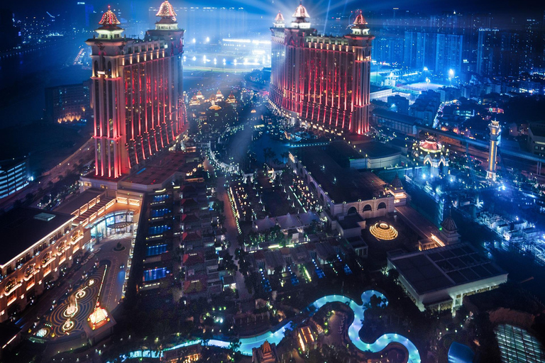 Macau Night City Tour｜Private Limo Tour with Driver-Guide 5 hours | 9 seater Van - Max for 8 pax