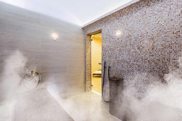Side: Turkish Bath Hamam with Peeling and Foam Massage