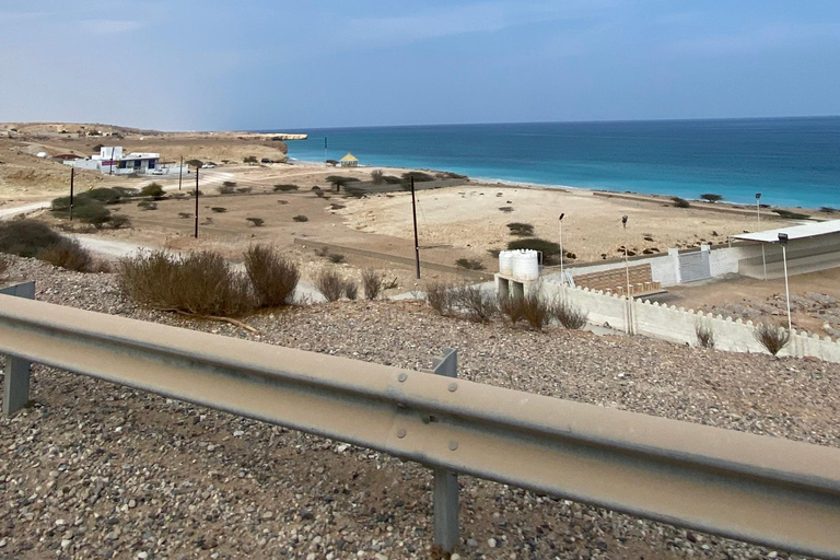 Muscat: Ganztagestour durch das Wadi Shab mit Abholung vom Hotel