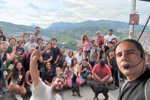 Medellín Comuna 13 Tour, Premium Experience Comuna 13 Medellín Tour, Premium Experience