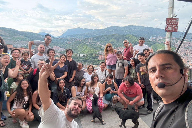 Medellín Comuna 13 Tour, Premium Experience Comuna 13 Medellín Tour, Premium Experience