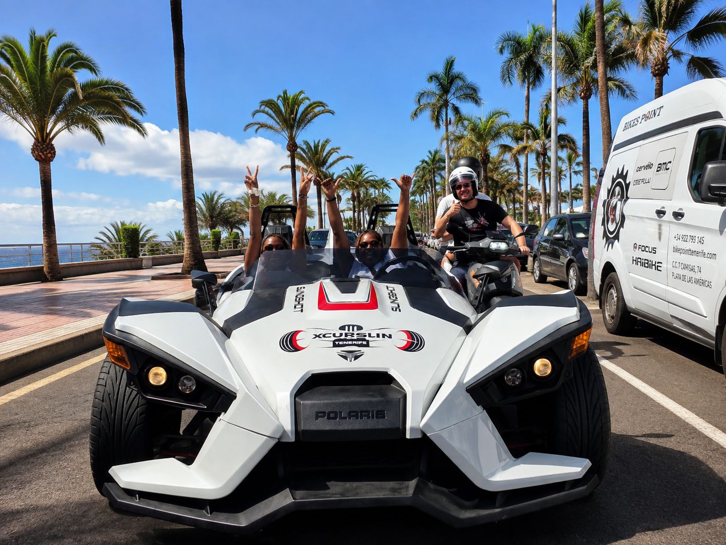 Teneriffa: Morgendliche 1-stündige Stadttour im Slingshot (Selbstfahrer)