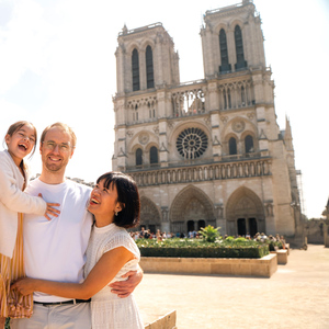 Paris: Notre Dame Interior Guided Tour with Entry Included