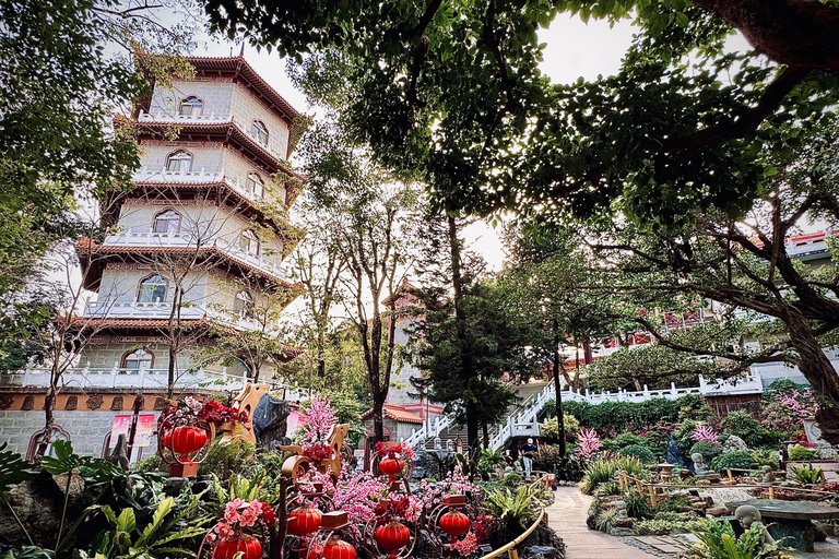 Kaohsiung：Mindful Day Journey–Temple, Art Café & Old Street