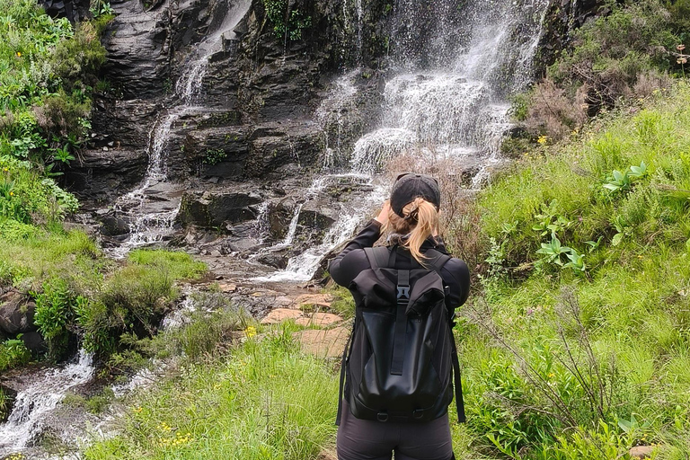 Johannesburg: Drakensberg Sentinel Peak Hike & Hotel Stay