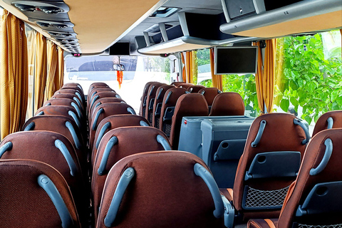 Athènes : excursion d&#039;une journée en bateau avec baignade et piscine thermaleAthènes : excursion d&#039;une journée en bateau vers les îles avec baignade