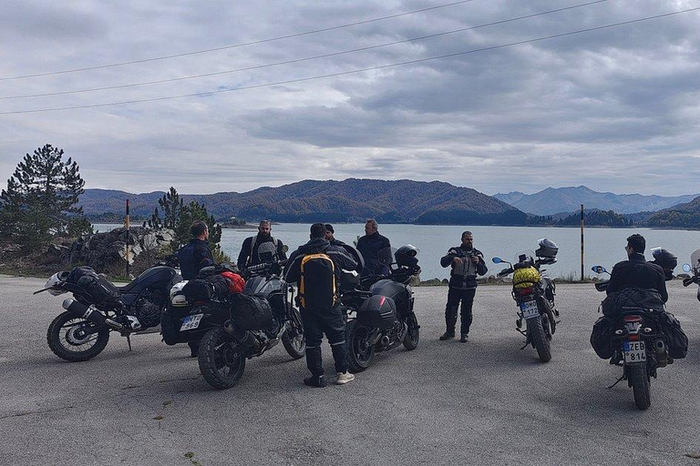 Corfù: tour in moto di mezza giornata con guidaPartecipa al tour con Fantic Caballero 500