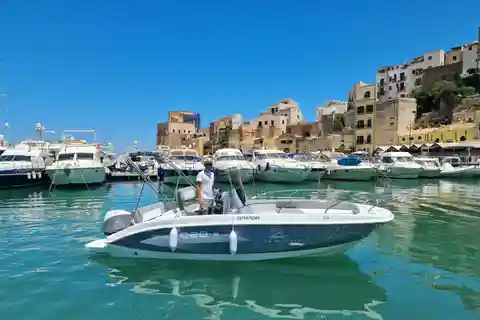 Castellammare del Golfo: Half-Day Boat Rental in July