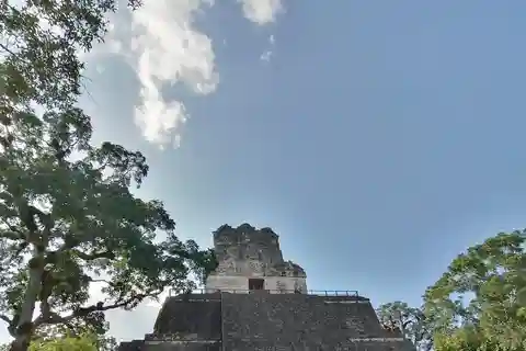 From Flores: Tikal from Mundo Maya Airport Lunch + Guide