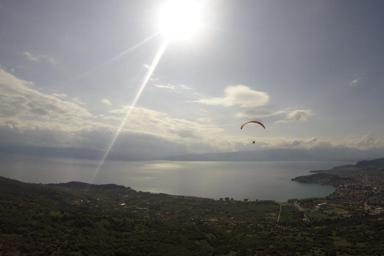 Parapente au lac d'Ohrid