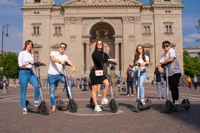 PRIVATE Budapest: Guided E-Scooter Tour