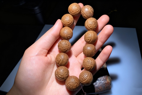 Beijing: Chinese Fragrant Bracelet Making
