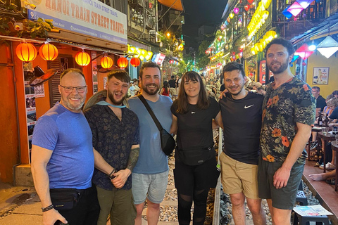 Histoire, culture, visites et divertissements à Hanoï en JeepHanoi Highlights &amp; Secret Spots Jeep Adventure