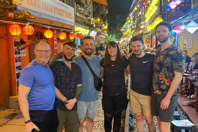 Histoire, culture, visites et divertissements à Hanoï en JeepHanoi Highlights &amp; Secret Spots Jeep Adventure