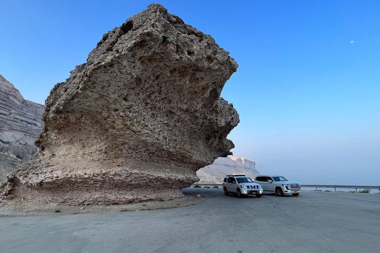 Salalah: Coastal Highway Tour to Fushi Dunes & Hasik Beach