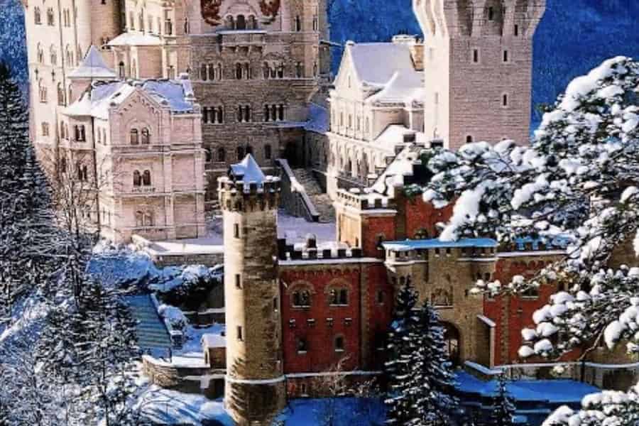 Ab München: Private Tour zu Neuschwanstein, Linderhof & Eibsee. Foto: GetYourGuide Ab München: Private Tour zu Neuschwanstein, Linderhof & Eibsee. Foto: GetYourGuide
