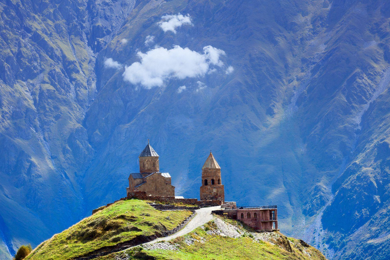 Da Tbilisi: Tour di un giorno della chiesa di Ananuri, Gudauri e Gergeti