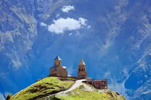 Da Tbilisi a Kazbegi: Esplora Ananuri e Gudauri