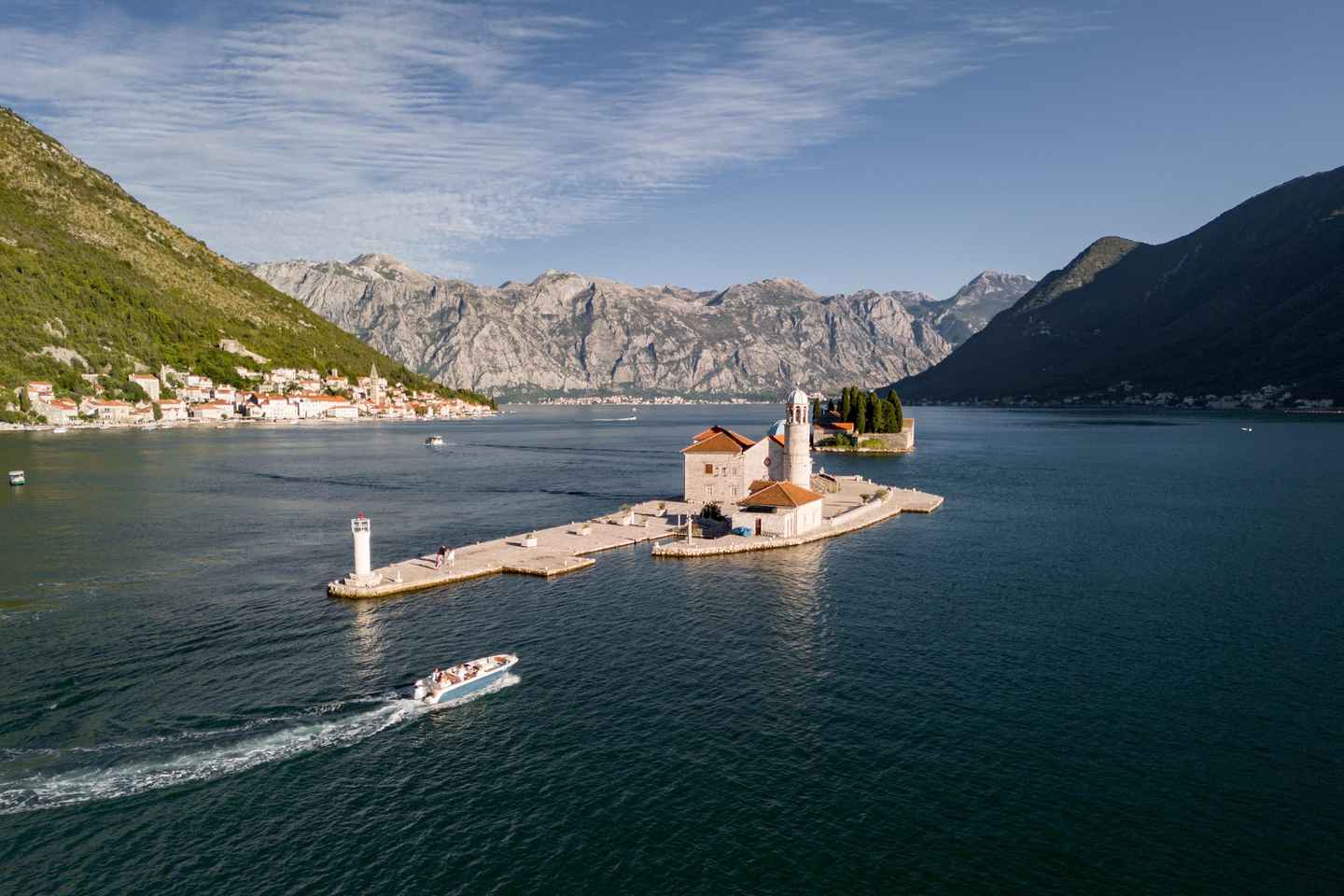 Private 2-hour Our Lady of the Rock & Perast by speedboat