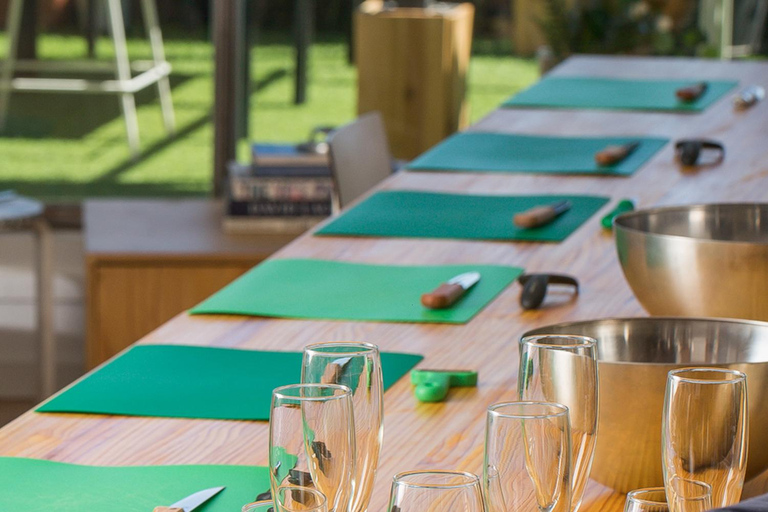 Autentyczna paella i sangria klasy premium na designerskim dachuAutentyczna paella i sangria w oszałamiającym lofcie na dachu