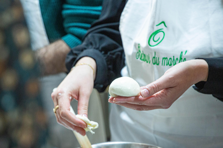 Lyon: Make your own mozzarella from local raw milk