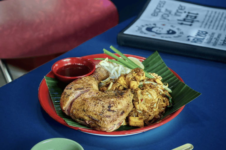 Bangkok: Michelin Street Food Tour by Tuk-Tuk with Pickup