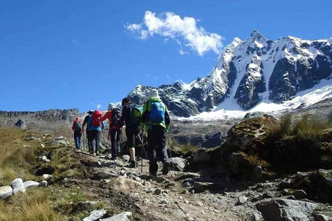 Från Huaraz: Vandring Santa Cruz - Llanganuco 4D/3N