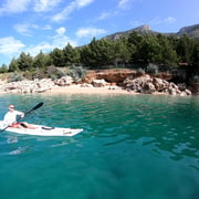 Bol: Kajak-Tour zum Zlatni Rat-Strand mit Schnorcheln