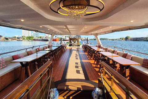 Bangkok: Premium Dinner Cruise With Buffet & Wat Arun Views Thai & International Buffet (Unlimited Chang Draft Beer)