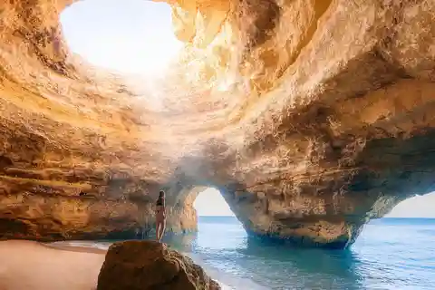 Au départ de Lisbonne : Visite privée de l'Algarve, de la grotte de Benagil et de Lagos