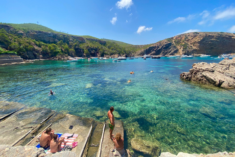 Ibiza: Private Jeep Wrangler Tour & Lunch at Beach Rest.