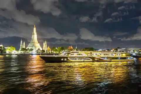 Bangkok: Chao Phraya Alangka Cruise im Icon Siam