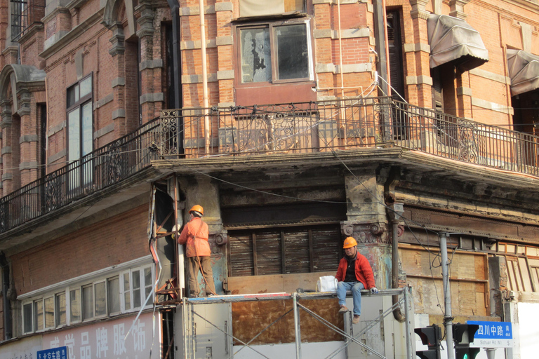 Shanghai: Hidden Alleys and the Bund Walking Tour