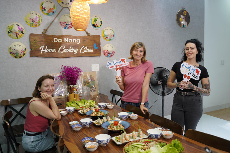 Hoi An/Da Nang: Corso di cucina vietnamita con trasportoHoi An, corso di cucina