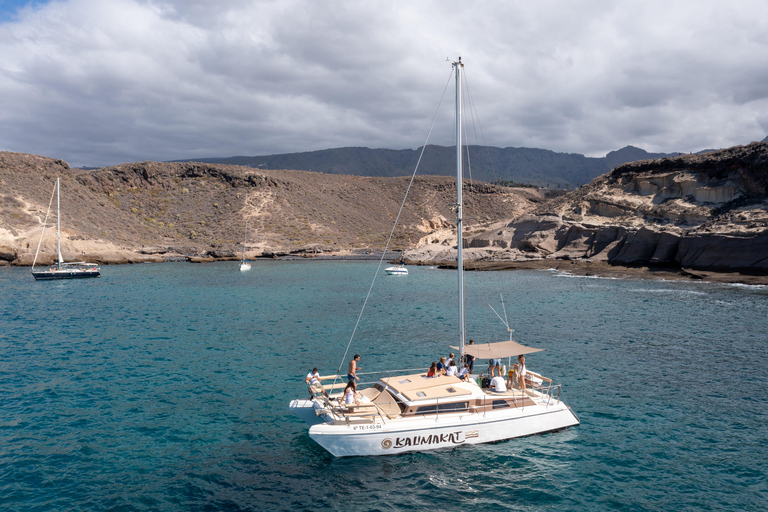 Costa Adeje: Passeio de catamarã, mergulho com snorkel, lanches e bebidasPasseio de catamarã Costa Adeje com snorkel, lanches e bebidas