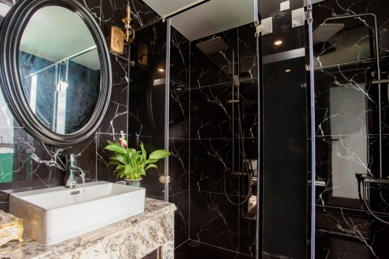 Crociera di 3 giorni e 2 notti nella baia di Ha Long con balcone privatoElegante Suite Standard con balcone privato