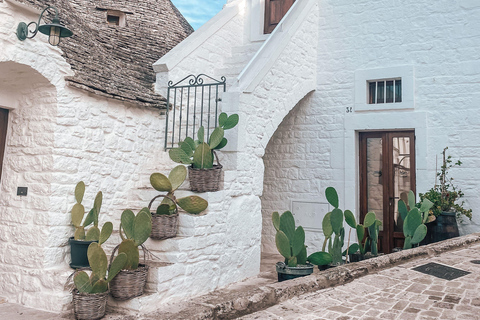 Martina Franca: Masseria Tour with Pasta & Mozzarella Class