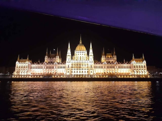 Budapest : La seule croisière en bateau avec guide (+boisson)