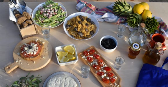 Farm Tour with Cheese-Making, Olive Oil Tasting & Picnic