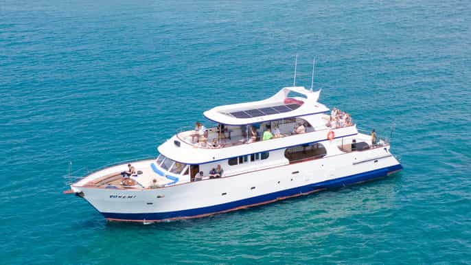 Larnaca: Relaxing Cruise with Fishing and BBQ Lunch