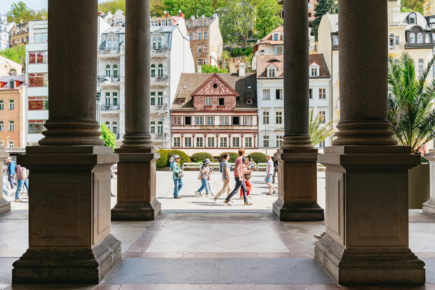 Praga: gita di un giorno a Karlovy Vary con torre di guardia e funicolare