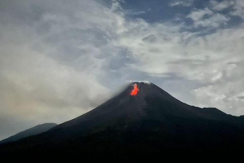 Yogyakarta : Turgo Hill - Vue imprenable sur les coulées de lave du mont MerapiYogyakarta : colline de Turgo - Vue imprenable sur le volcan Merapi