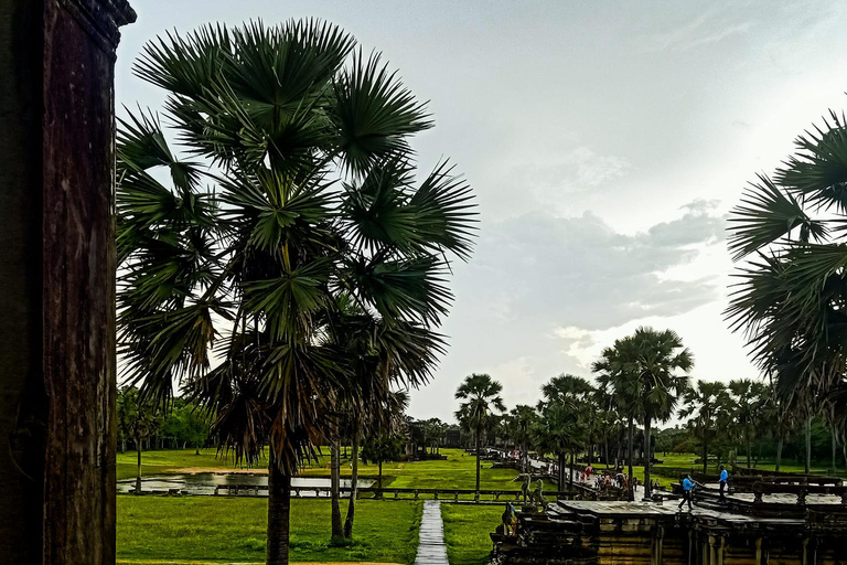 Angkor Wat - 2 dias: pequeno, grande circuito e templo de arenito rosaMesma opção, melhor preço para até 9 pessoas