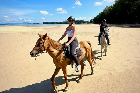 Aventura a caballo por la playa de PhuketEquitación 8:30