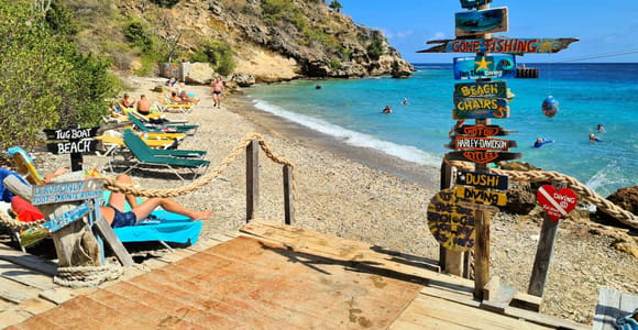 Curacao: Private Hidden Bays & Shipwreck Snorkeling Tour