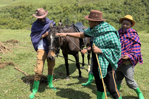 From Kigali: Bigogwe Cow Experience, Hiking & farm with Meal