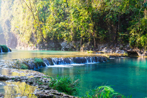 Guatemala-Stadt: Einfacher gemeinsamer Transfer nach Semuc Champey