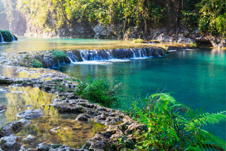 Guatemala-Stadt: Einfacher gemeinsamer Transfer nach Semuc Champey